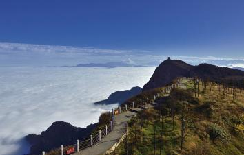 峨眉山