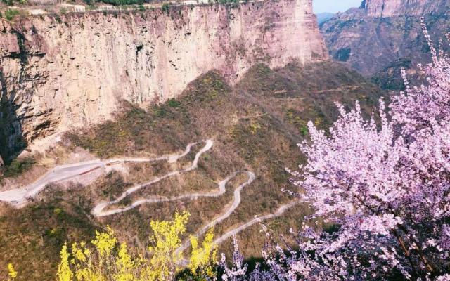 輝縣集合南太行掛壁公路-封丘油菜花海-開封4日3晚自駕游，暢游太行之巔、黃河之濱